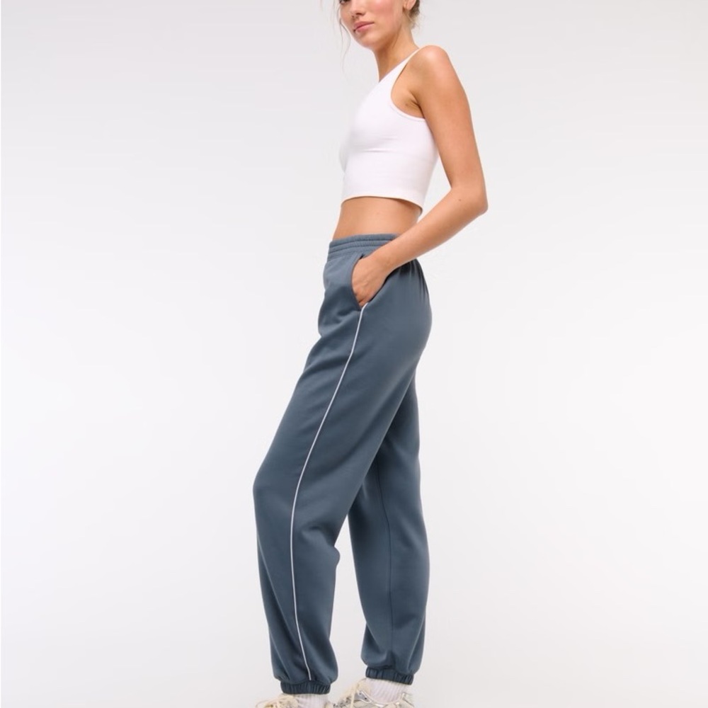 *NWT* YPB neoKNIT Sweatpant Size M